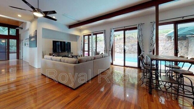 Foto del edificio - 2112 Mott Smith Dr