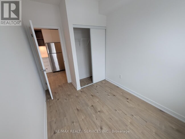 Building Photo - 498 Plains Rd E