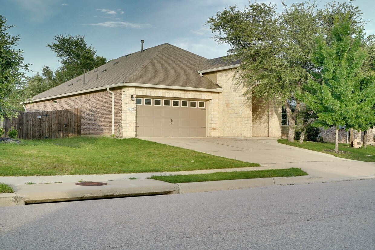 Foto principal - 2400 Starhill Ranch Georgetown, TX 78628