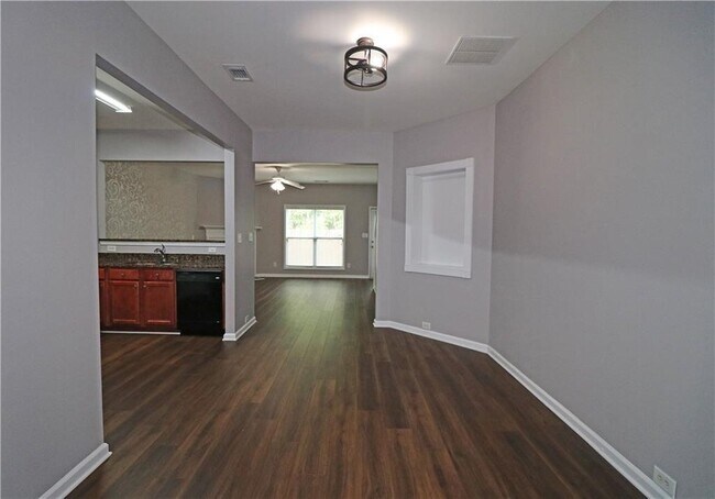 Foto del edificio - 3345 Marla Blvd NW