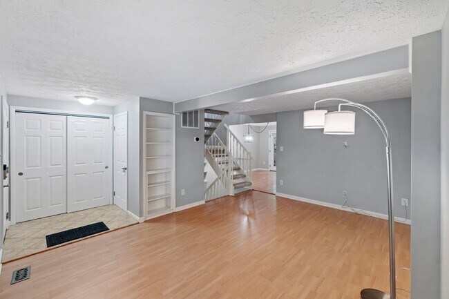 Foto del edificio - 7935 Tyson Oaks Cir