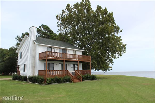 Primary Photo - 100 Dock Ln