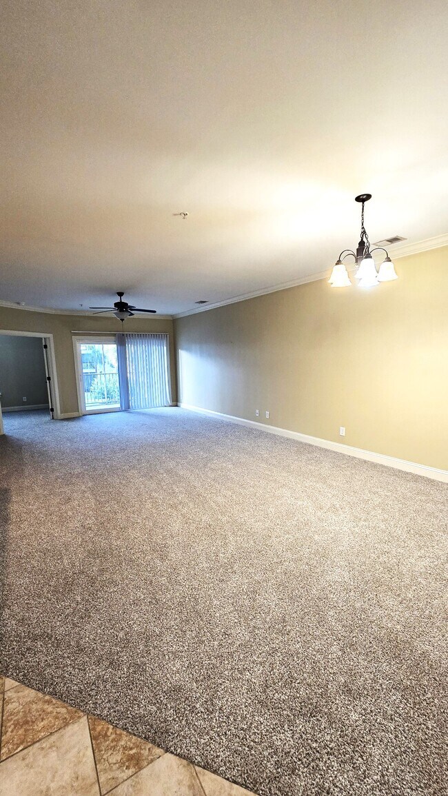 Sala de estar - 118 Ella Kinley Cir