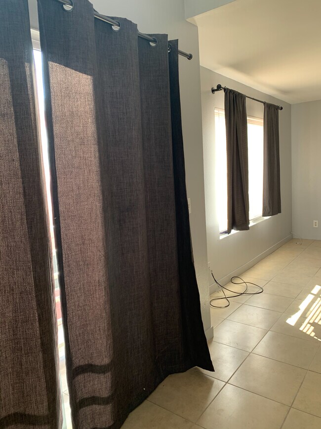 Foto del edificio - 11830 Acacia Ave