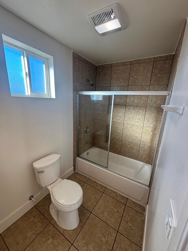 Building Photo - 333 E 69th St