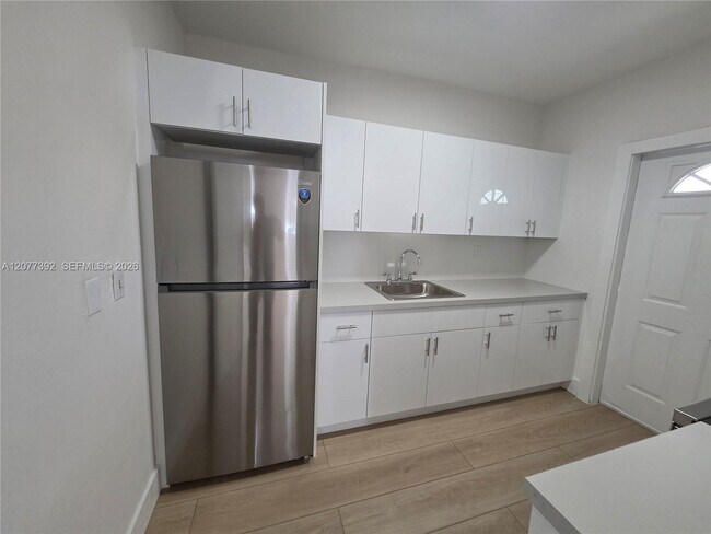 Foto del edificio - 2326 SW 9th St