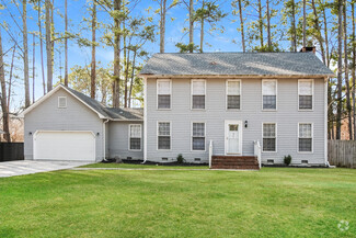 Building Photo - 828 Longbow Dr SW