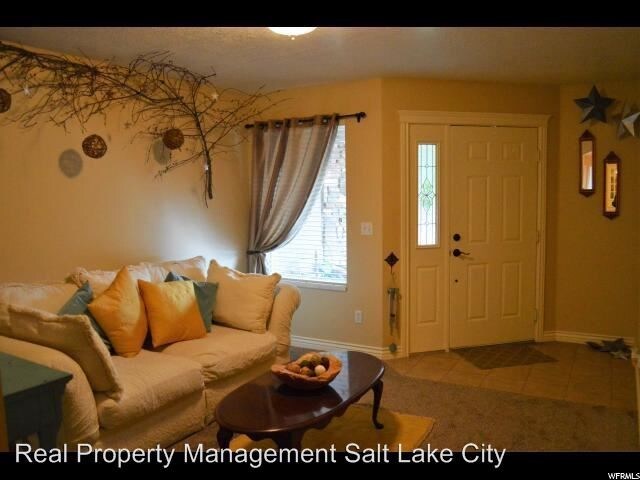 Building Photo - 781 S Creekview Dr