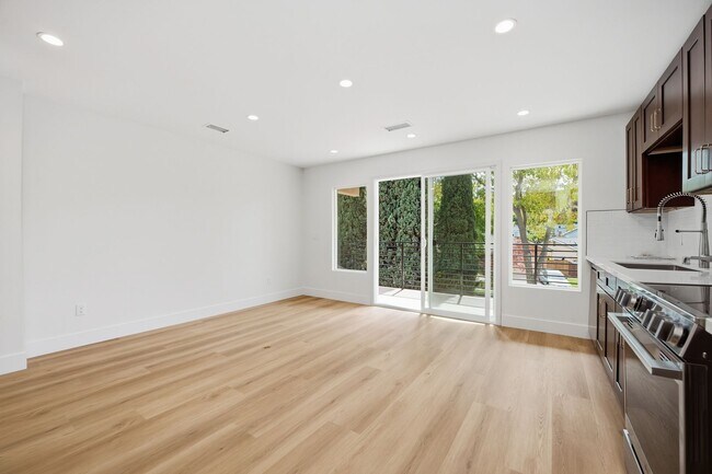 Building Photo - 5768 Campanile Dr