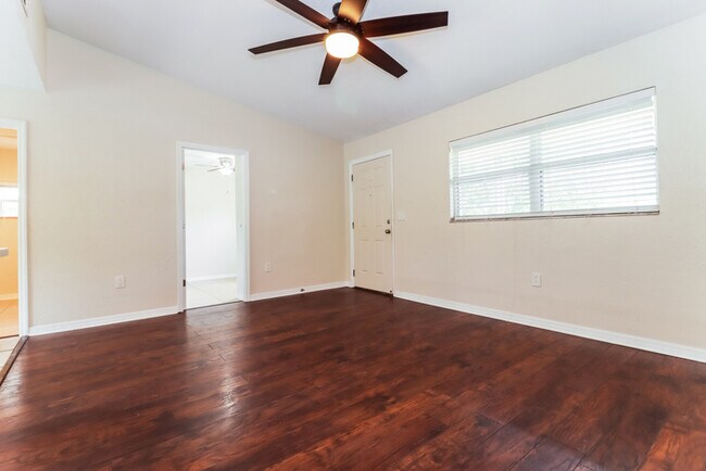 Building Photo - 6707 Sierra Terrace