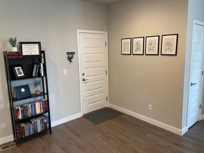 Foto del edificio - 3 Bedroom Single Family Home near Iliff St...