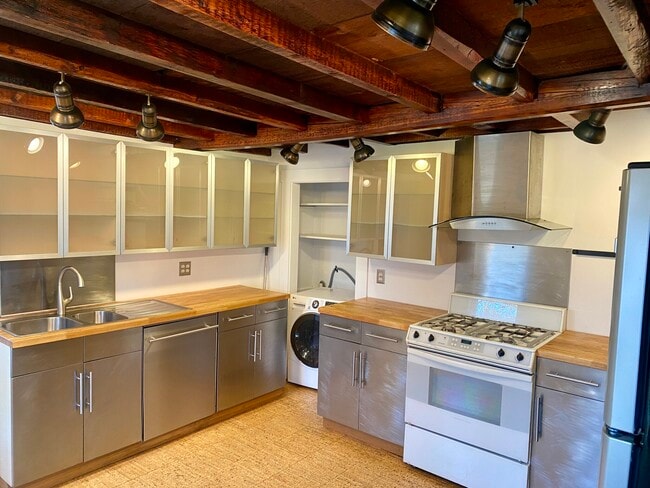 Building Photo - 18 Tremont St