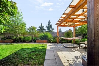 Building Photo - 5615 Princeton Ave NE