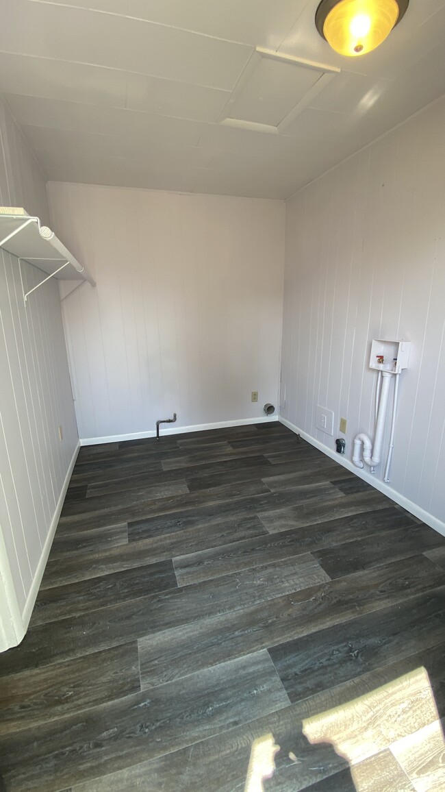 Laundry Room - 1309 S 17th St