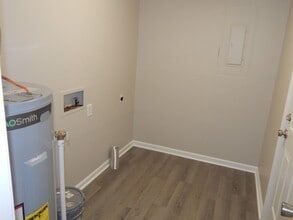 Building Photo - 515 N Walnut St Building Photo - 515 N Walnut St