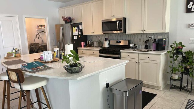 Foto del edificio - 226 Golden Fern Dr