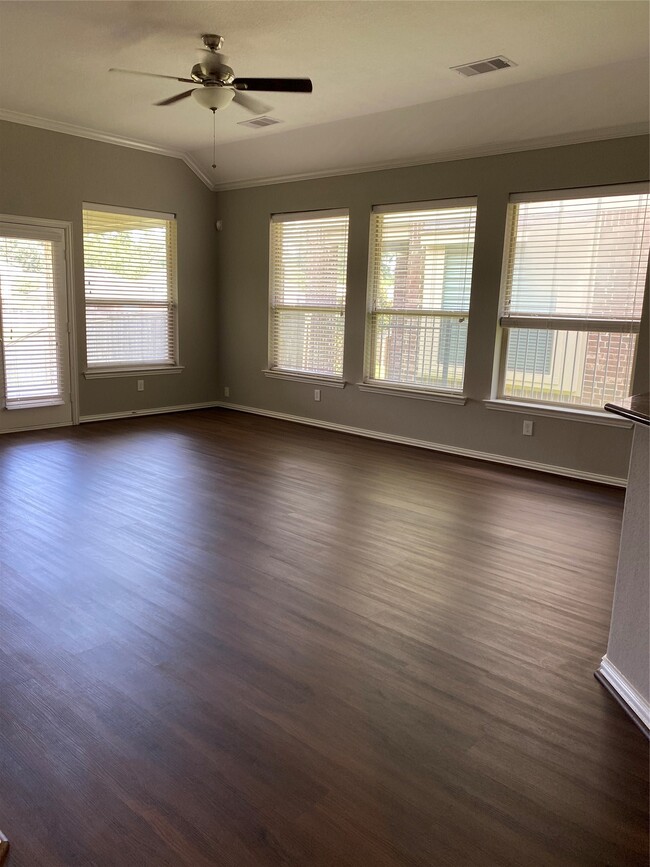Building Photo - 42 Black Swan Ct