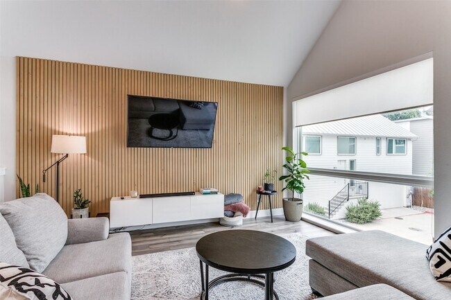 Building Photo - 1111 Barsotti Ct
