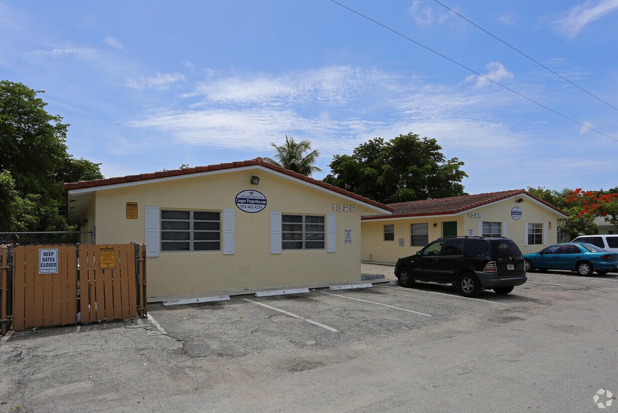 Foto del edificio - 1326-1328 NE 5th Ave
