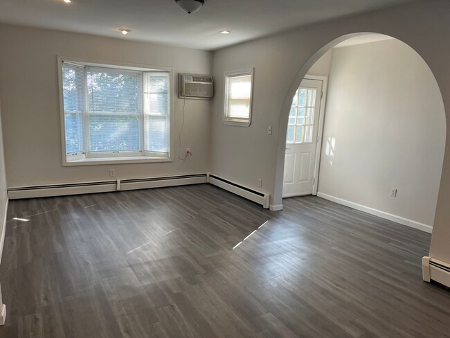 Building Photo - Single Family Home For Rent in Blackstone,...