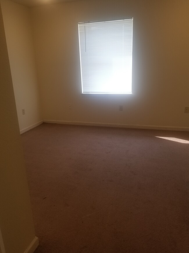 Bedroom - 45 South West End Boulevard