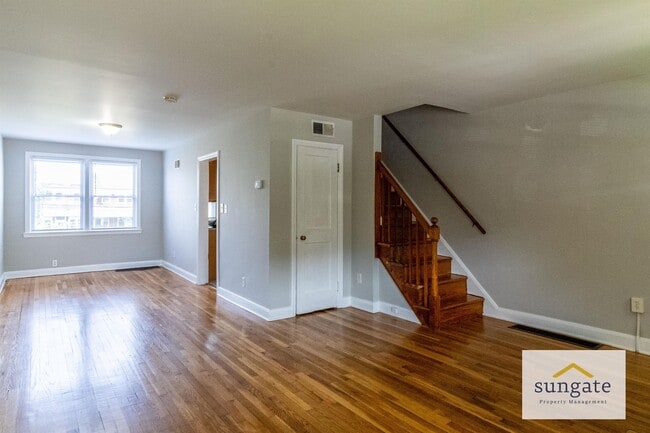 Foto del edificio - 304 W Riverview Rd