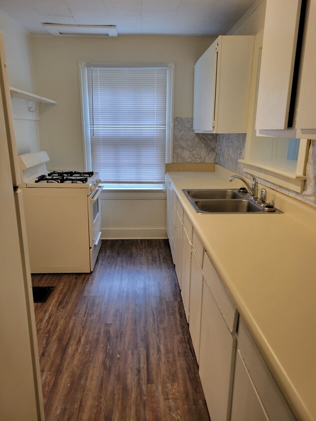 Foto principal - 3871 Far Hills Ave