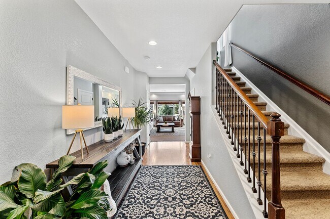 Foto del edificio - STUNNING 4 BEDROOM HOME IN BANNING LEWIS R...