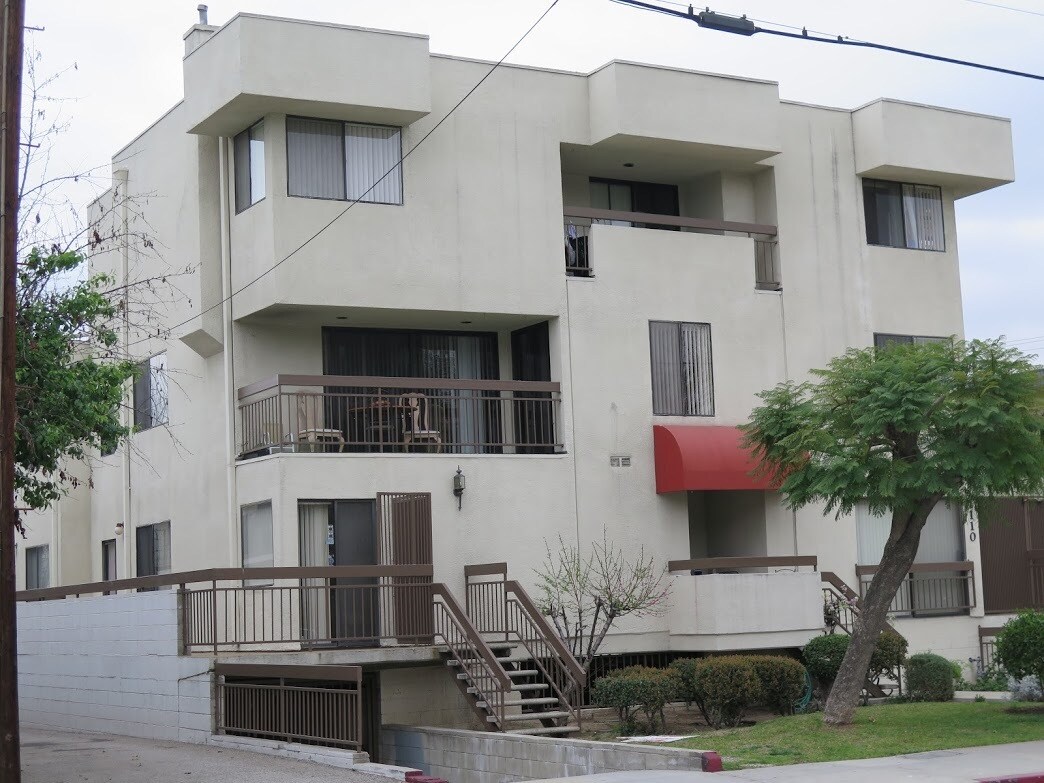 Primary Photo - 1110 E Wilson Ave