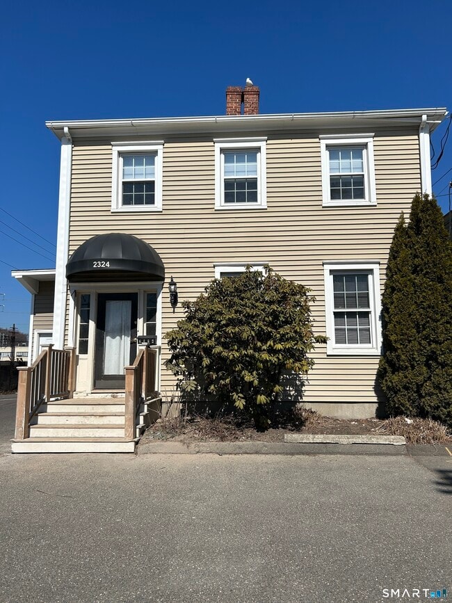 Building Photo - 2324 Post Rd