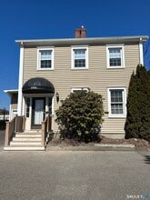 Building Photo - 2324 Post Rd