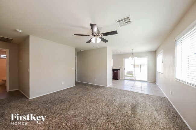 Foto del edificio - 2952 W Lone Cactus Dr