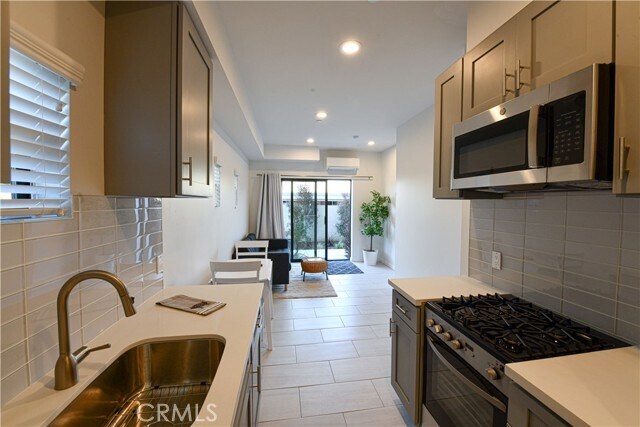 Foto del edificio - 15828 Villas Ln