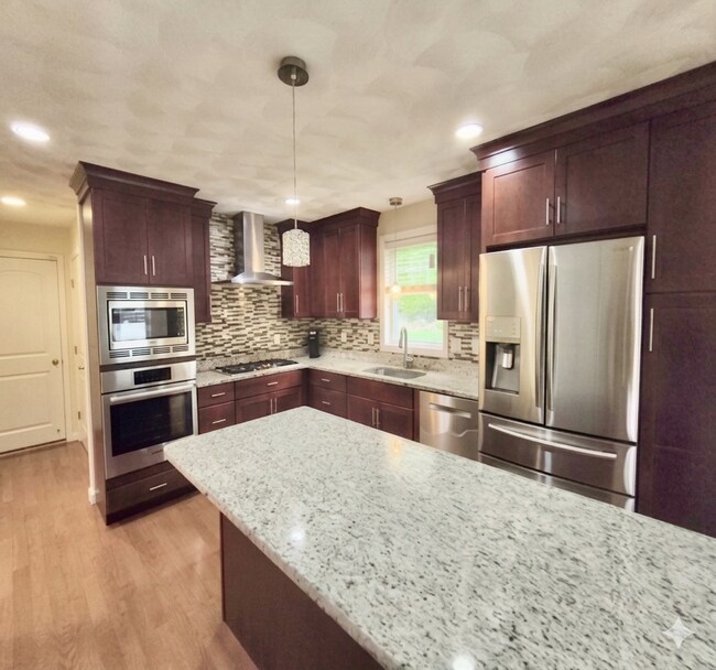 Building Photo - ****Johnston/Boulder Hill Estates – Gorgeous Single Family - $3,995****