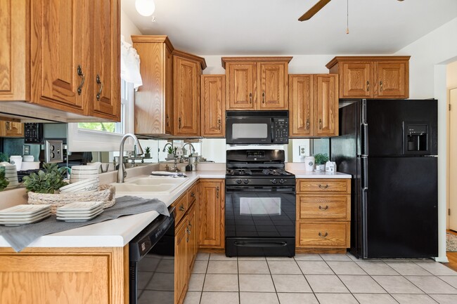 Building Photo - 931 Yorkshire Ln