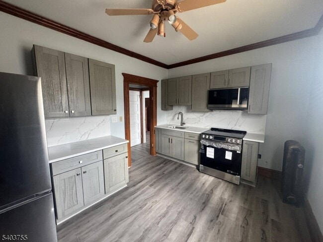 Foto del edificio - 422 Trenton Ave