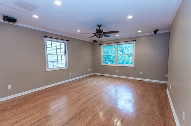 Foto del edificio - 127 Banksville Pl