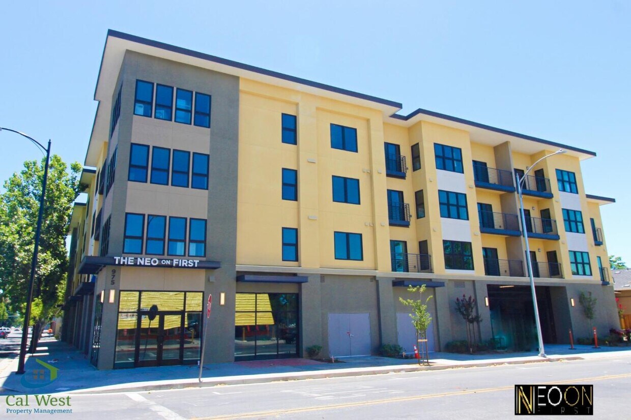 Foto principal - 955 S 1st St