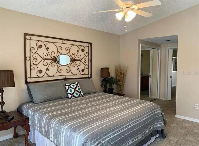 Foto del edificio - 2916 Dickens Cir