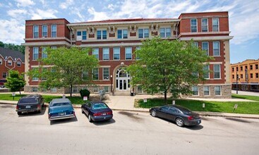 Building Photo - 215 Limestone St