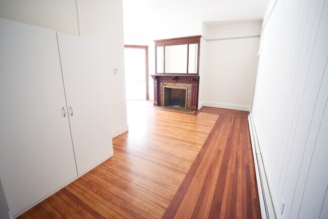 Foto del edificio - 245 Clinton St