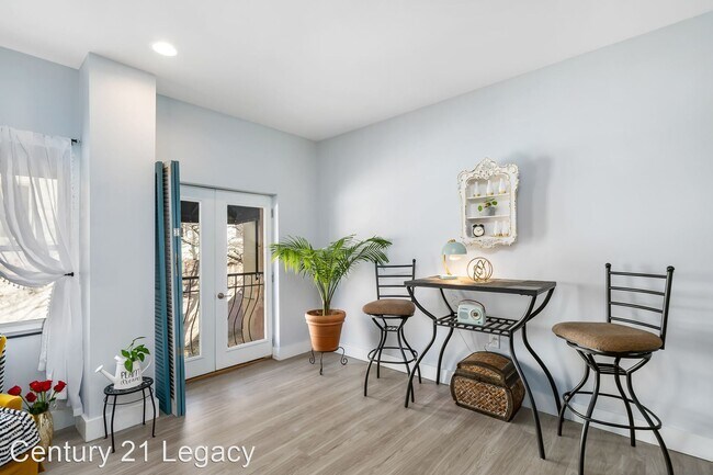 Building Photo - 1 br, 1 bath House - 202 E Main St #204