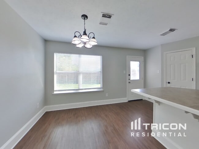 Building Photo - 18432 Sunrise Oaks Ct