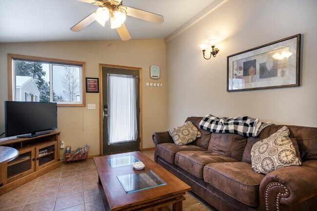 Foto del edificio - 1 bedroom w/ utilities & internet included!