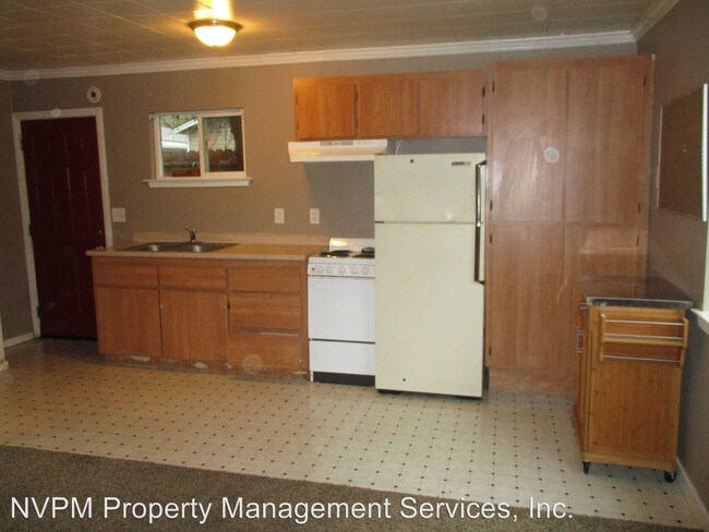 Building Photo - 1050 1/2 E 8th St