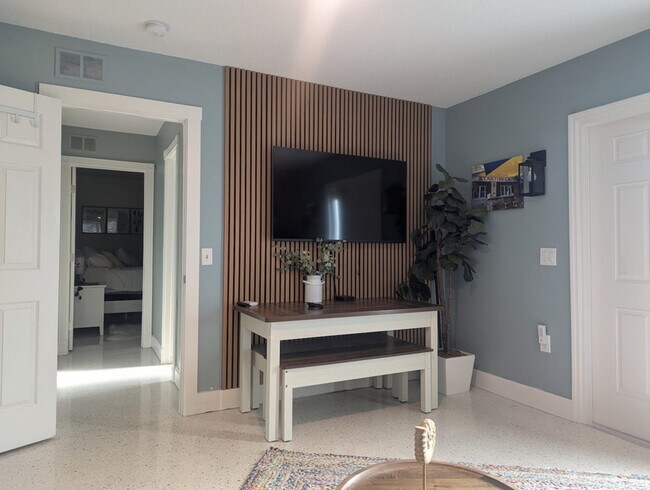 Foto del edificio - 7611 19th Ave NW