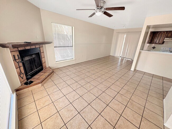 Foto del edificio - 4016-4022 North Calle Grande