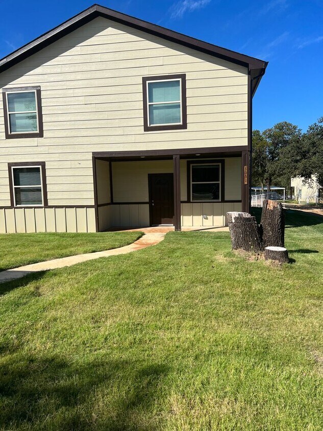 Photo - 3/2 with Office Barndo on Large Lot