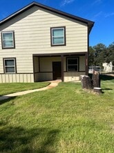 Building Photo - 1051 Deer Ln