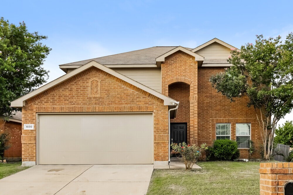 Primary Photo - 1600 Chivalry Ln